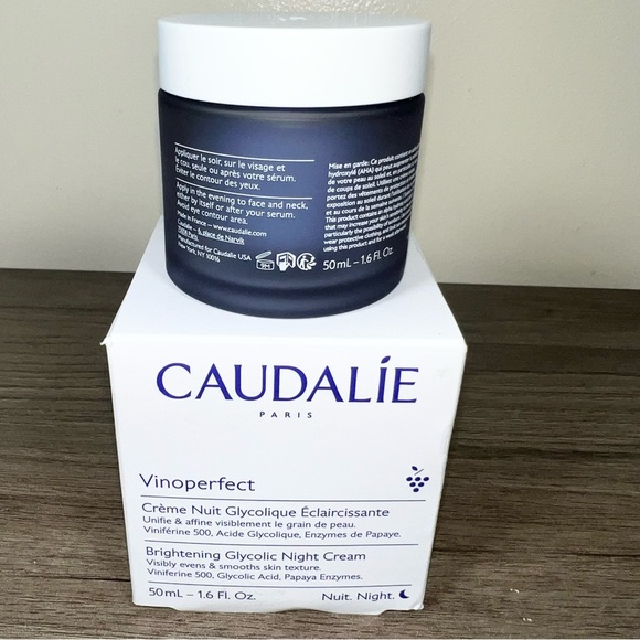 Caudalie Vinoperfect Glycolic Night Cream - Picture 7 of 12